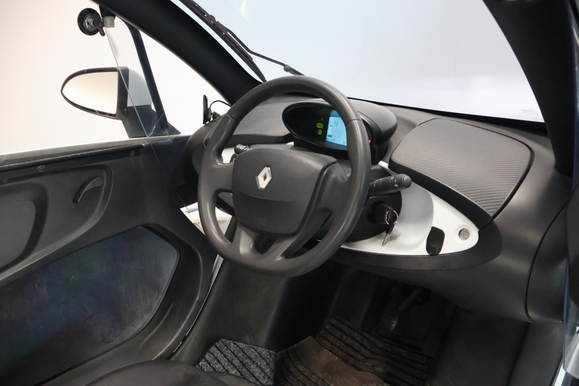 44194958-2.jpg