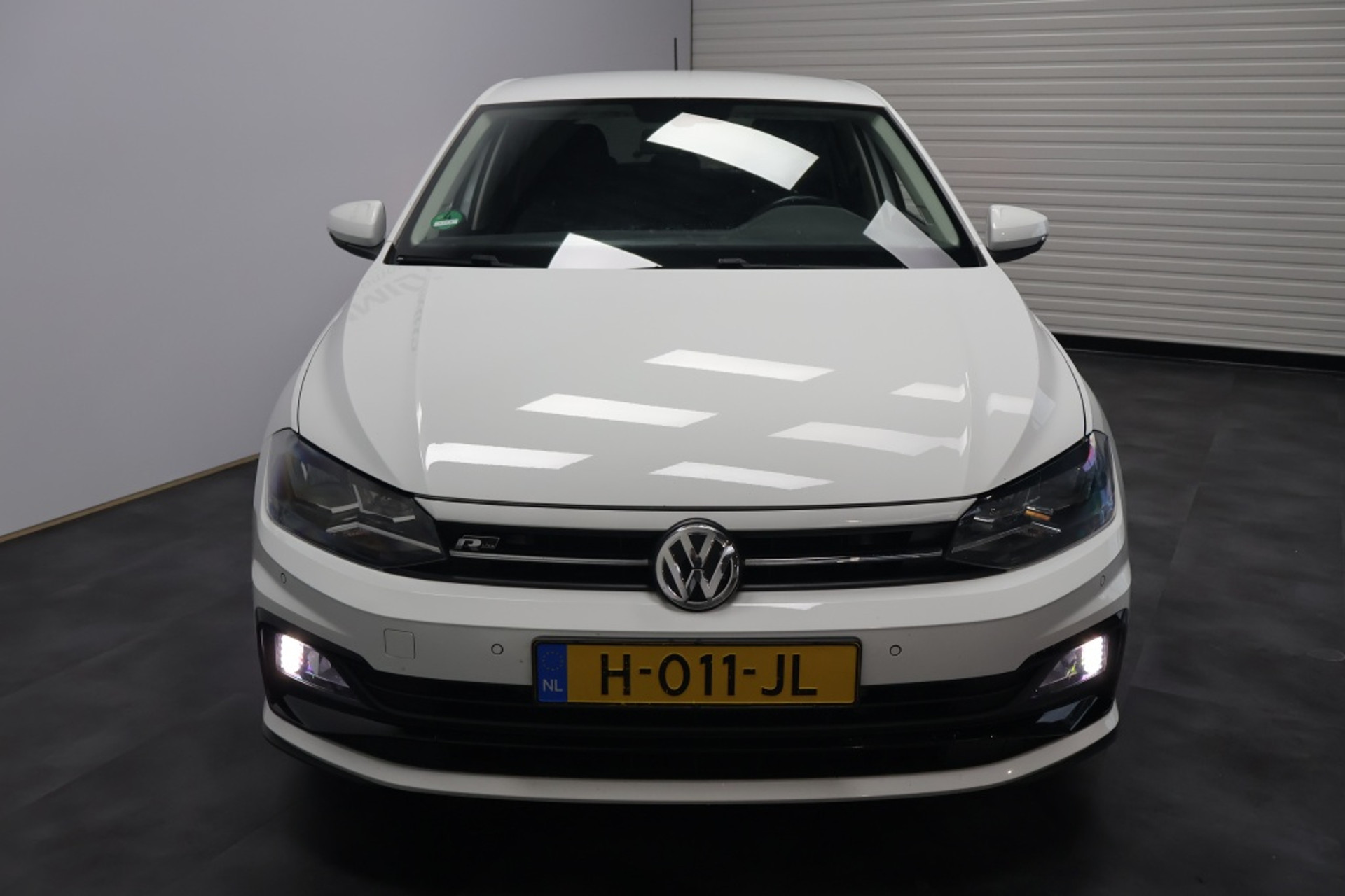 44323511-1.jpg