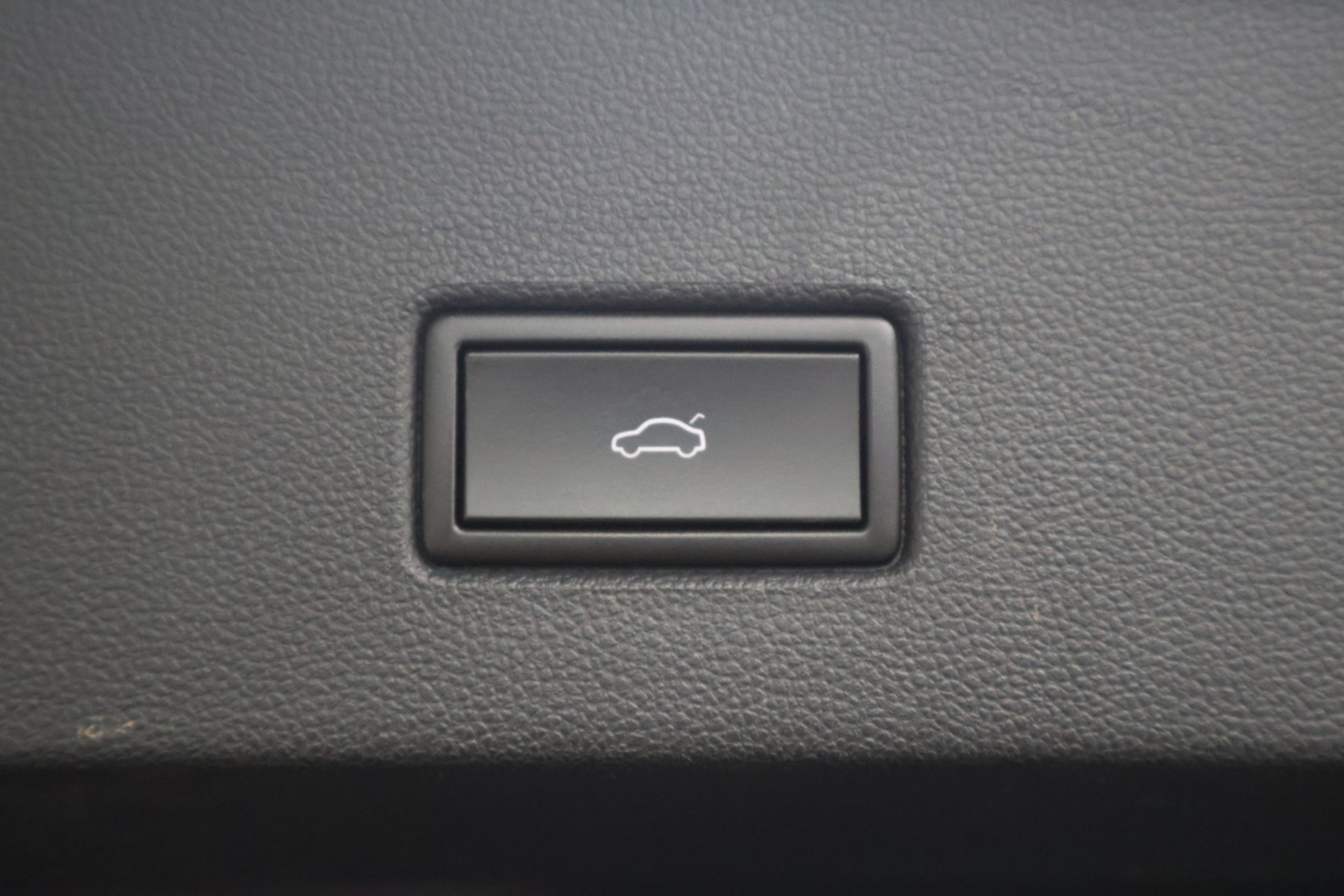 44683607-27.jpg