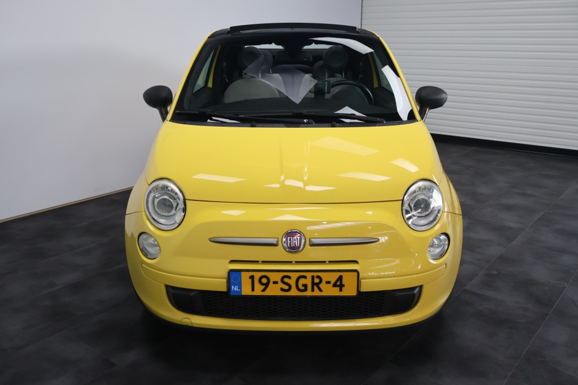 45440085-2.jpg