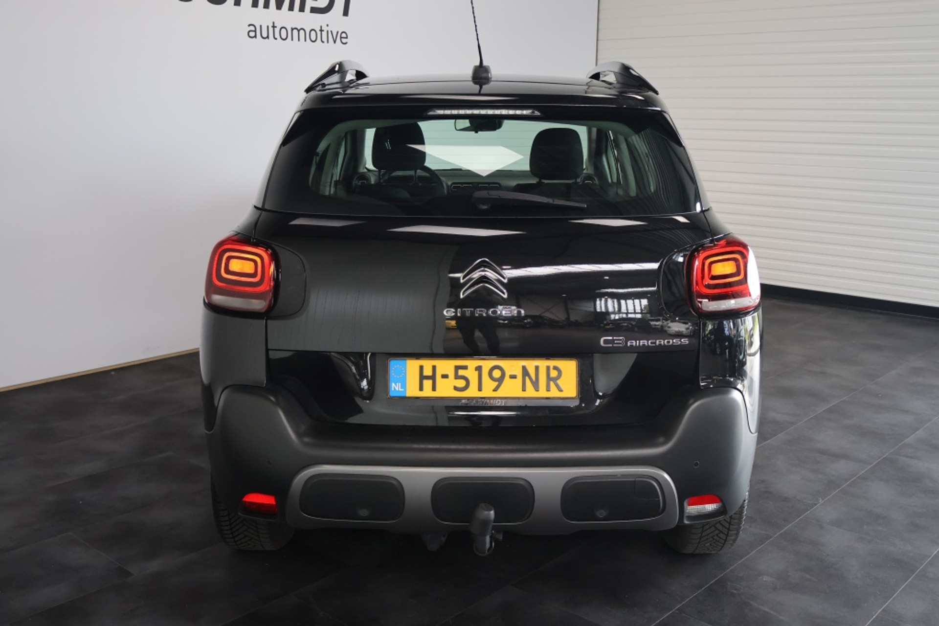 45714292-4.jpg