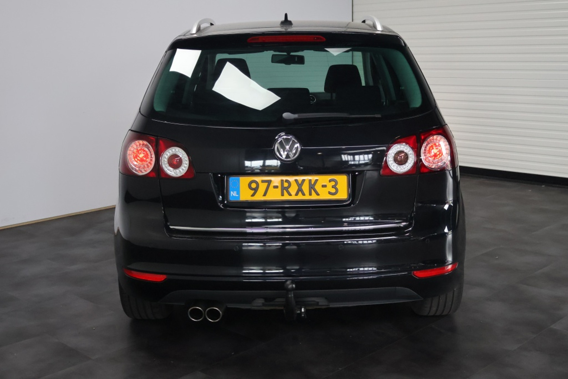 45870793-3.jpg
