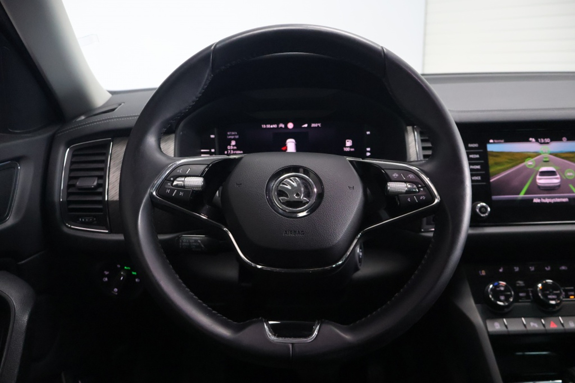 46022219-8.jpg