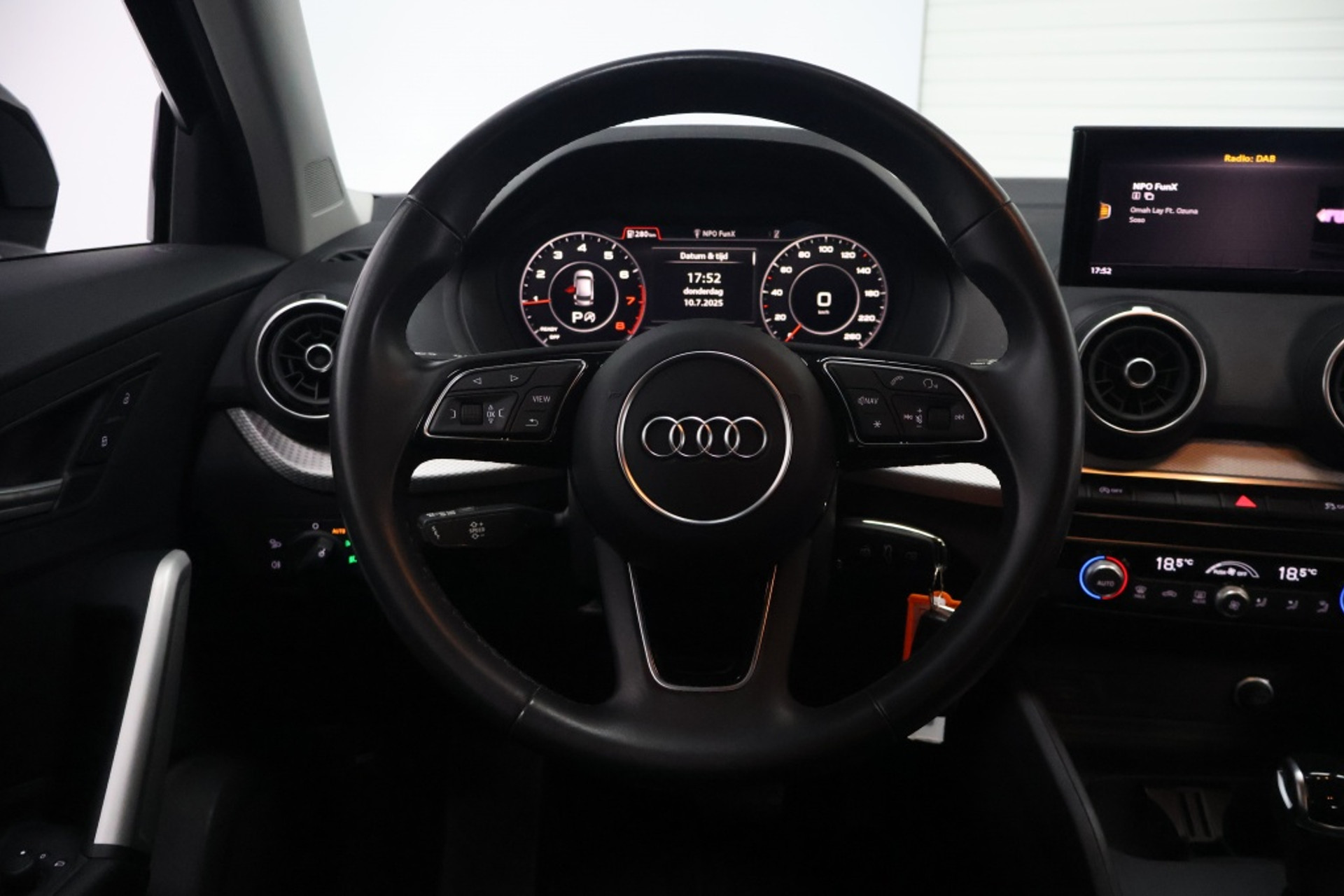 46303013-10.jpg