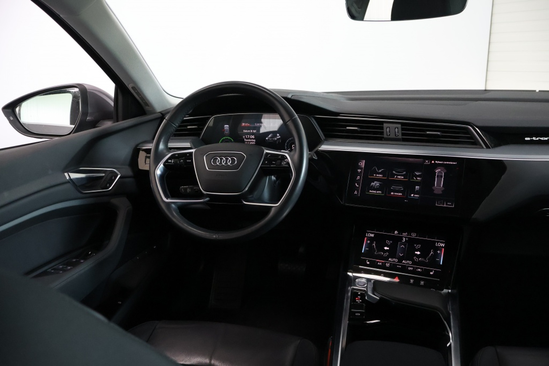 46457210-8.jpg