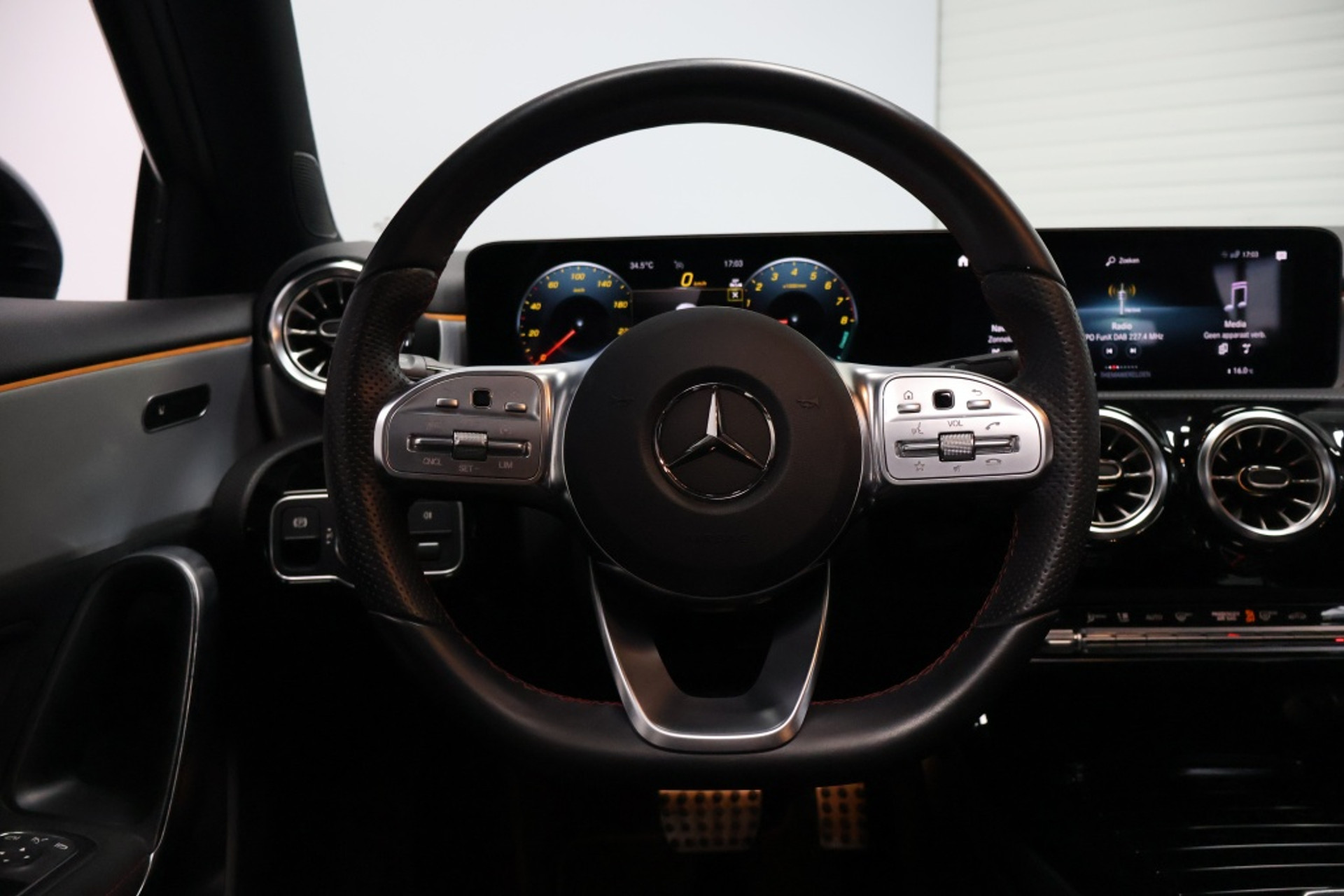 46600945-9.jpg