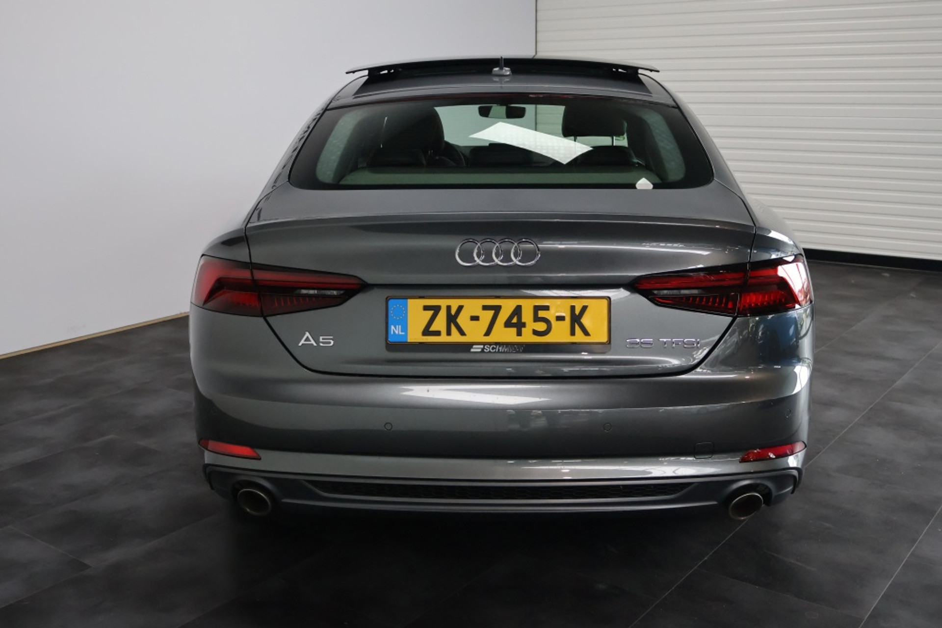 47371617-4.jpg