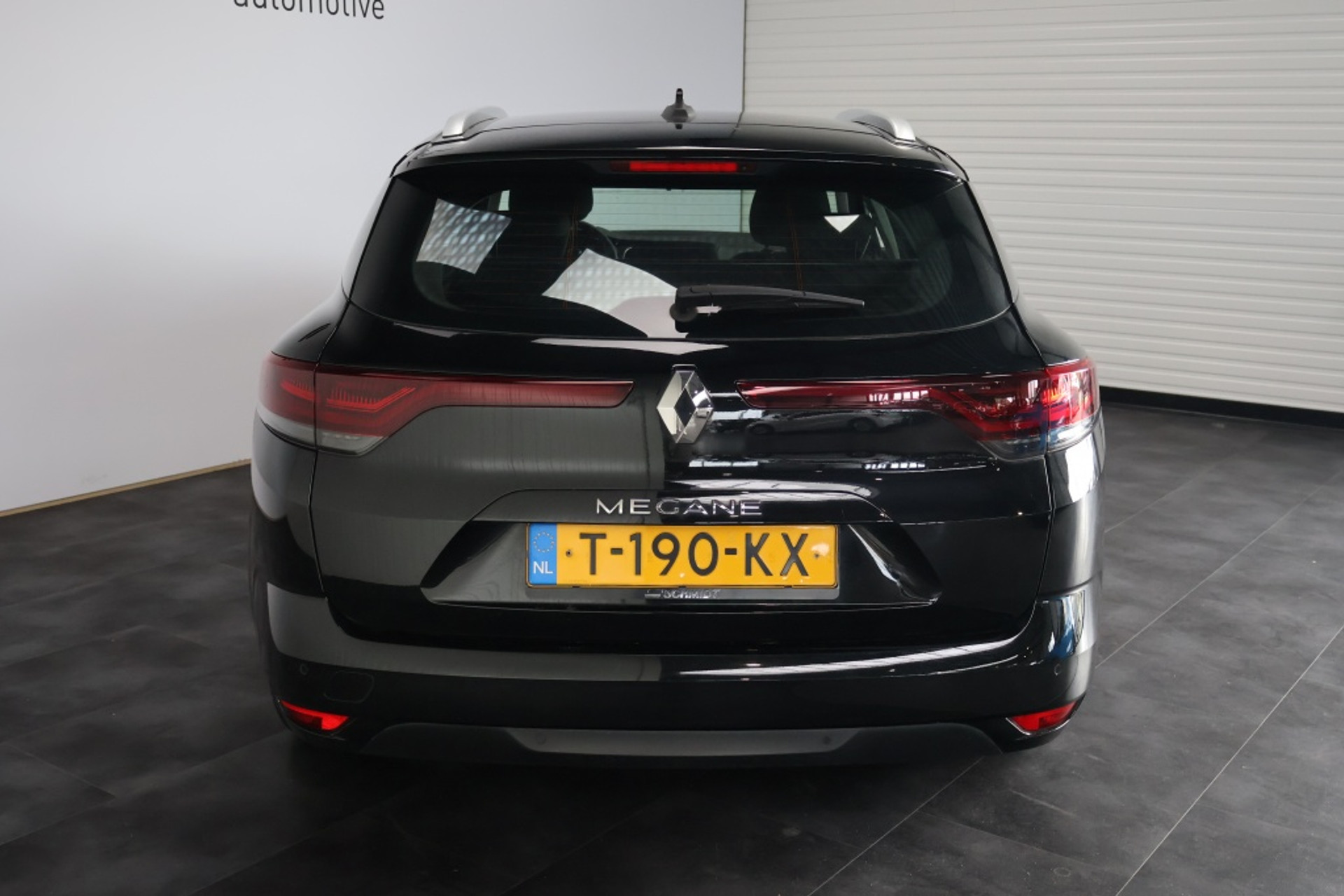 47379538-4.jpg