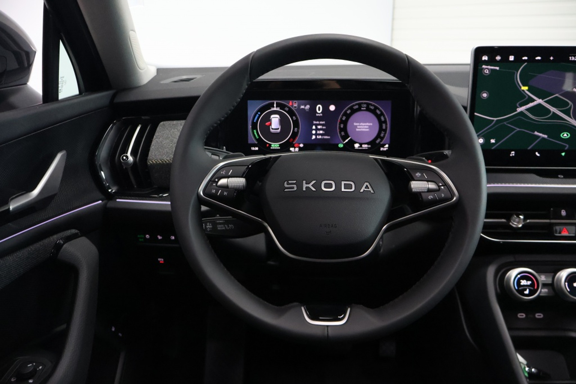 47430050-10.jpg