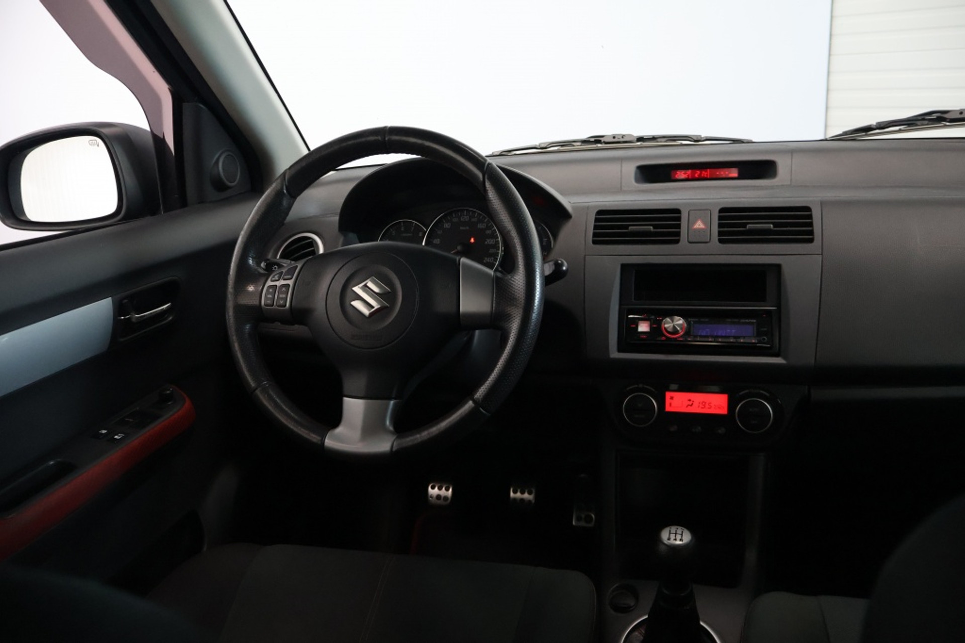 47450774-2.jpg