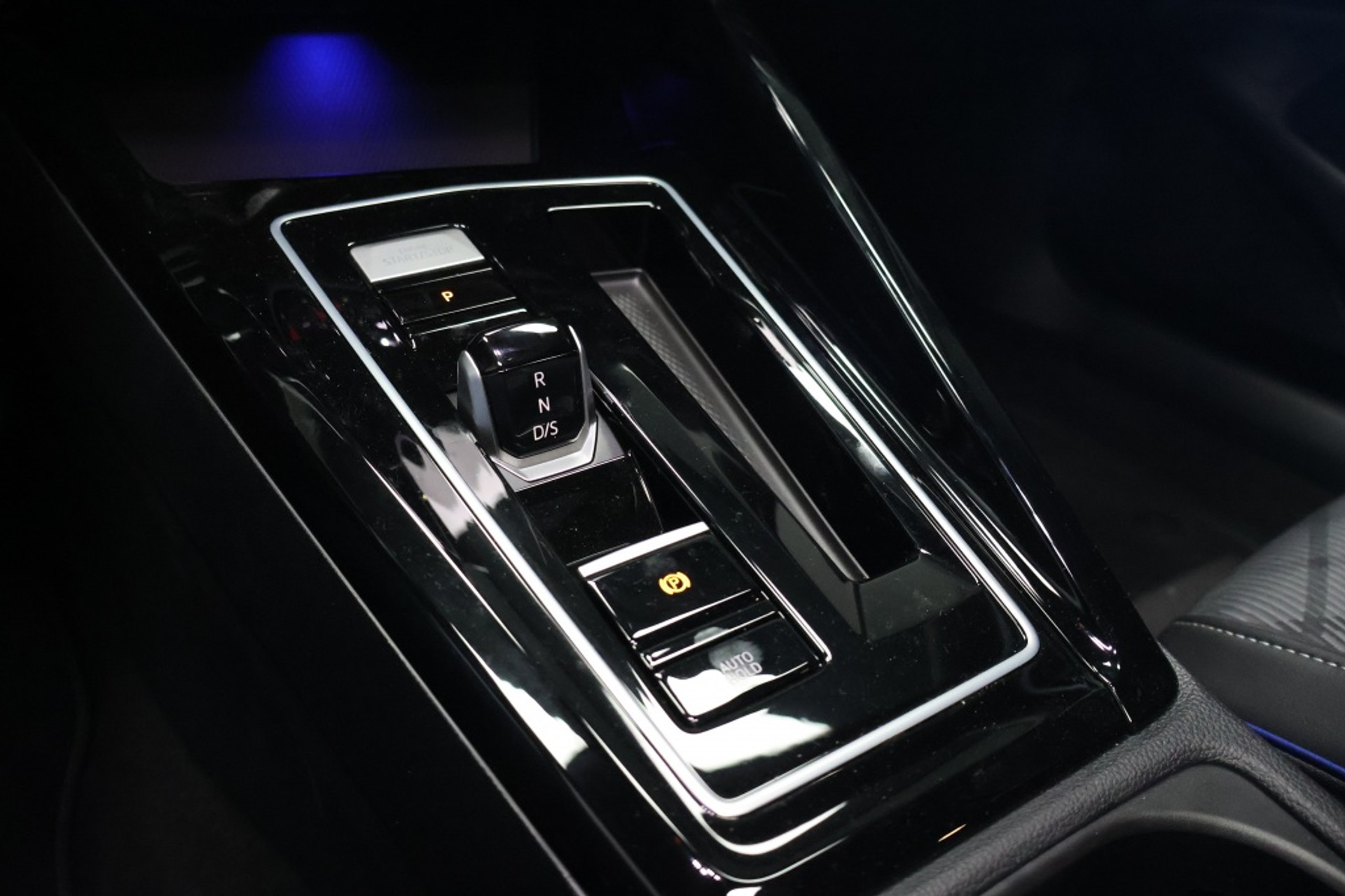 47700480-23.jpg
