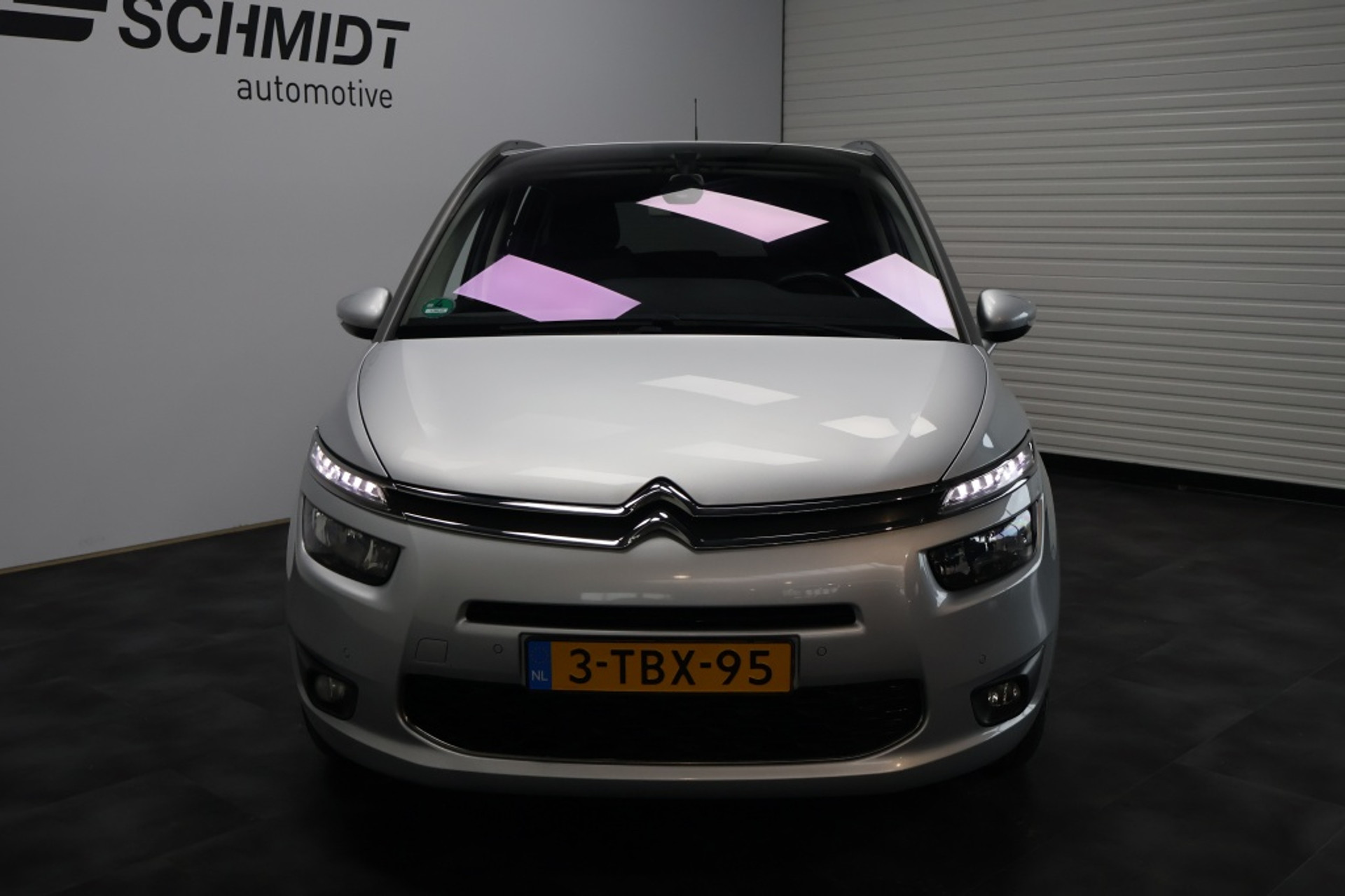 47739693-1.jpg