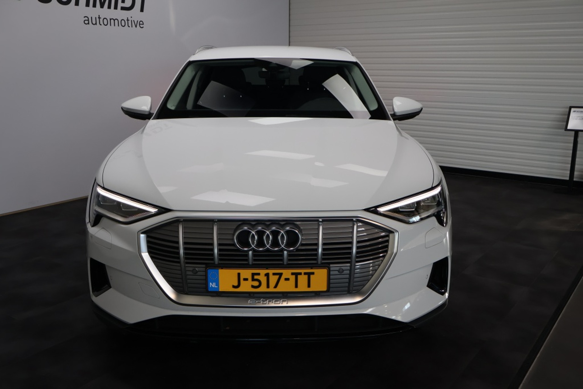 47768980-1.jpg