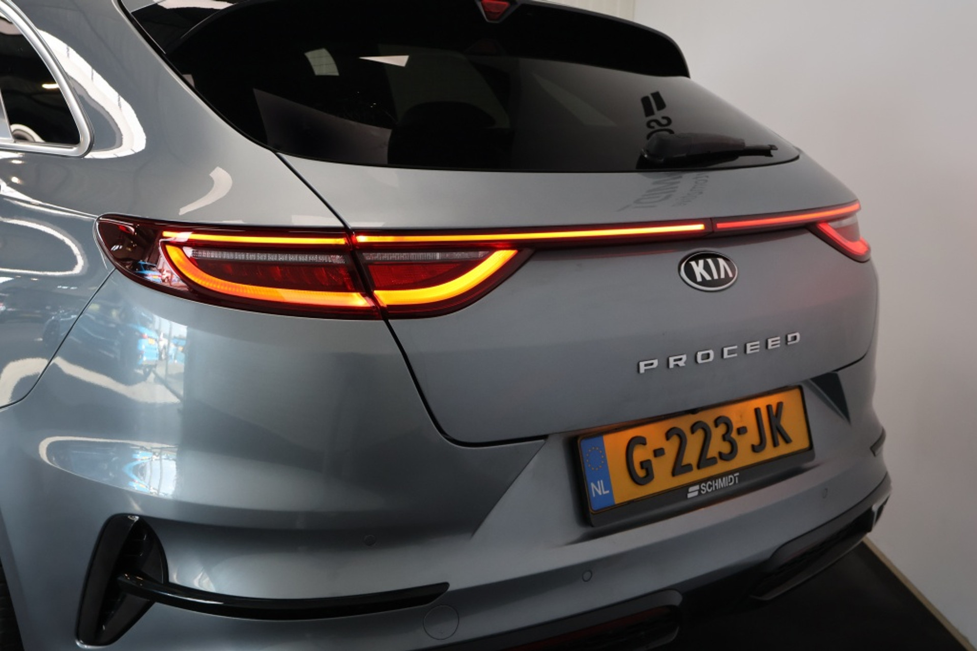 47893207-27.jpg