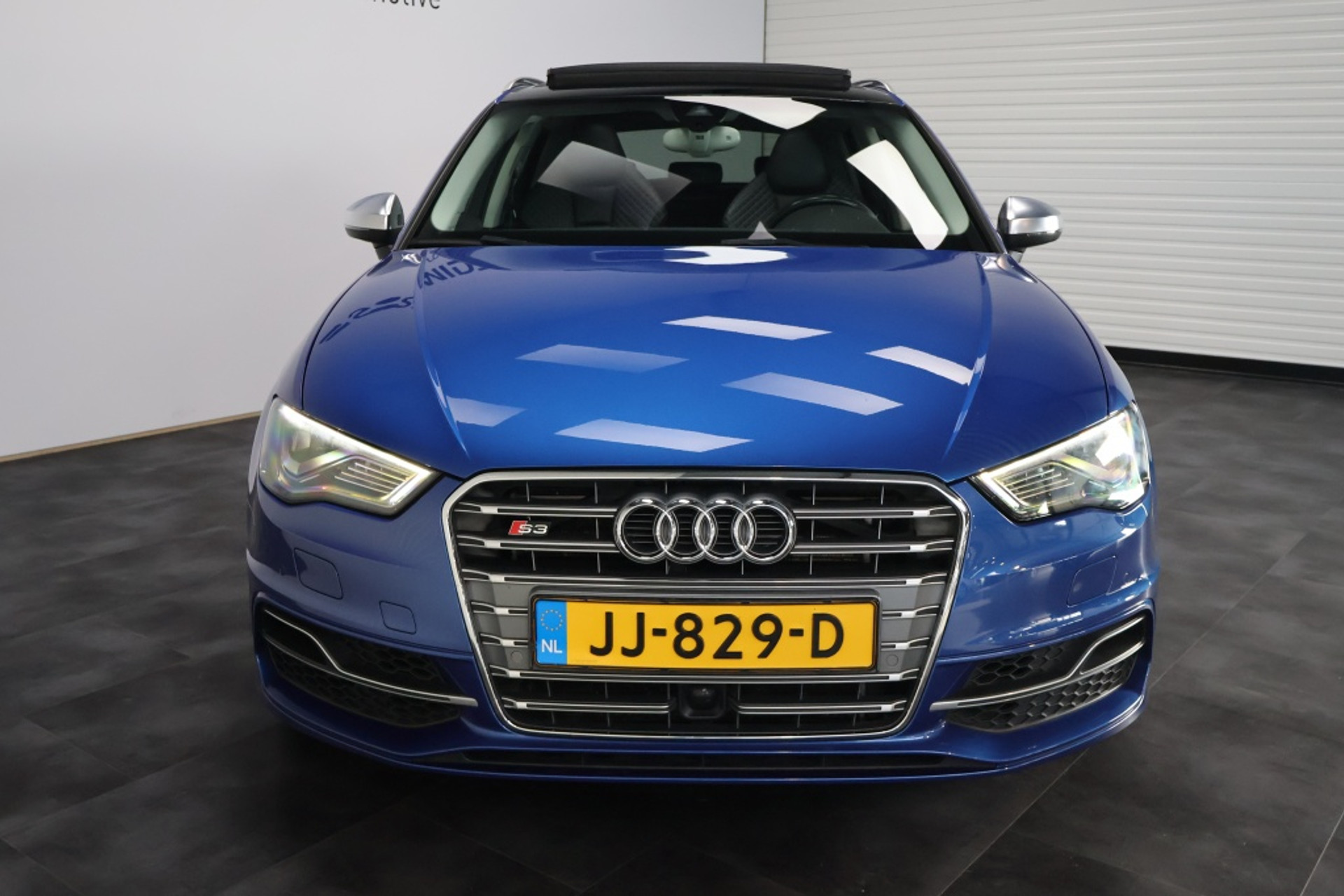 47898162-1.jpg