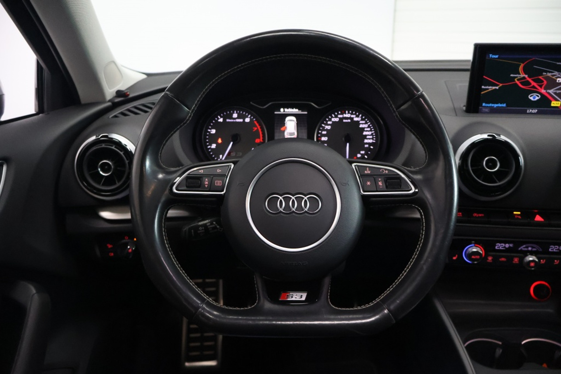 47898162-9.jpg