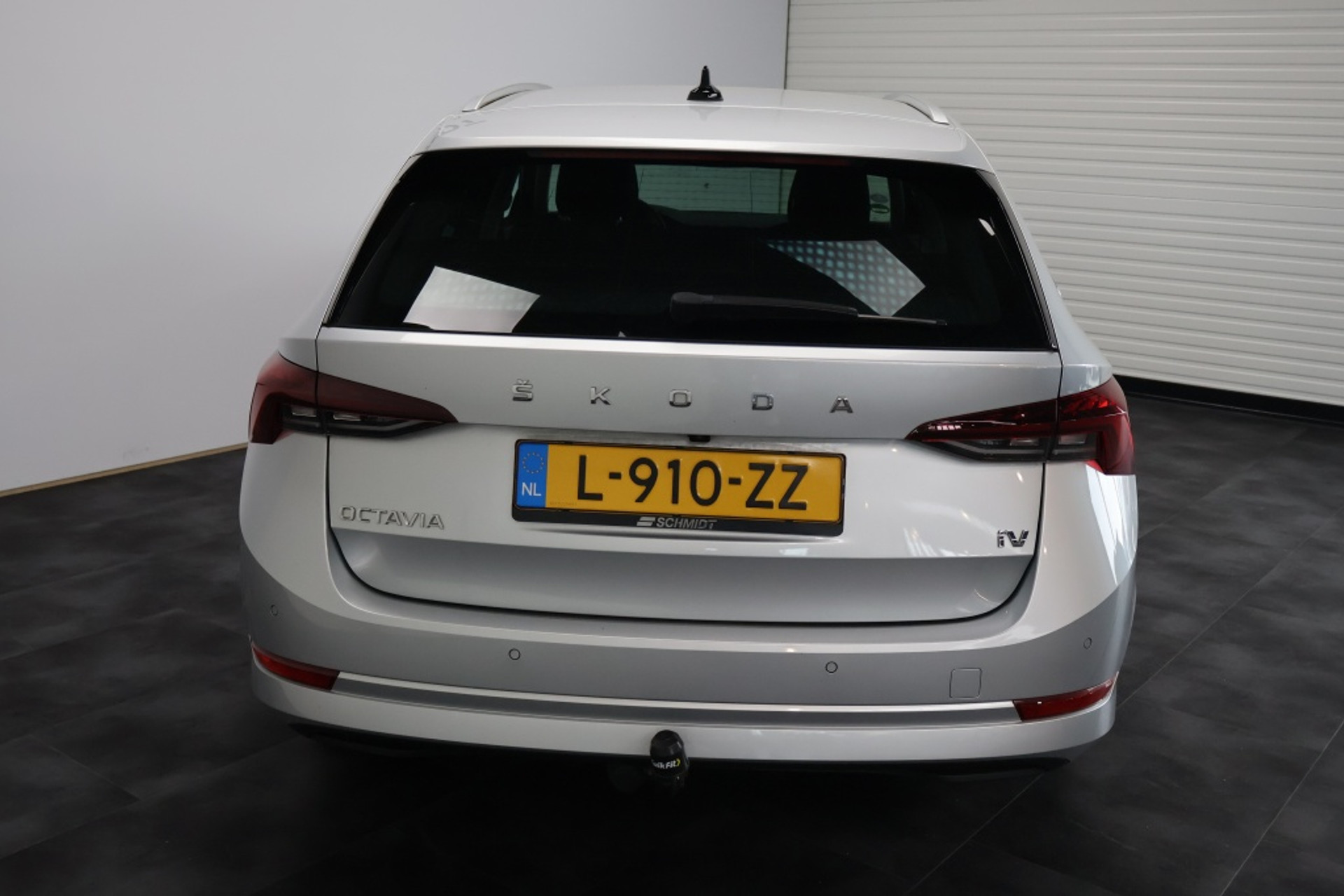 47973314-4.jpg