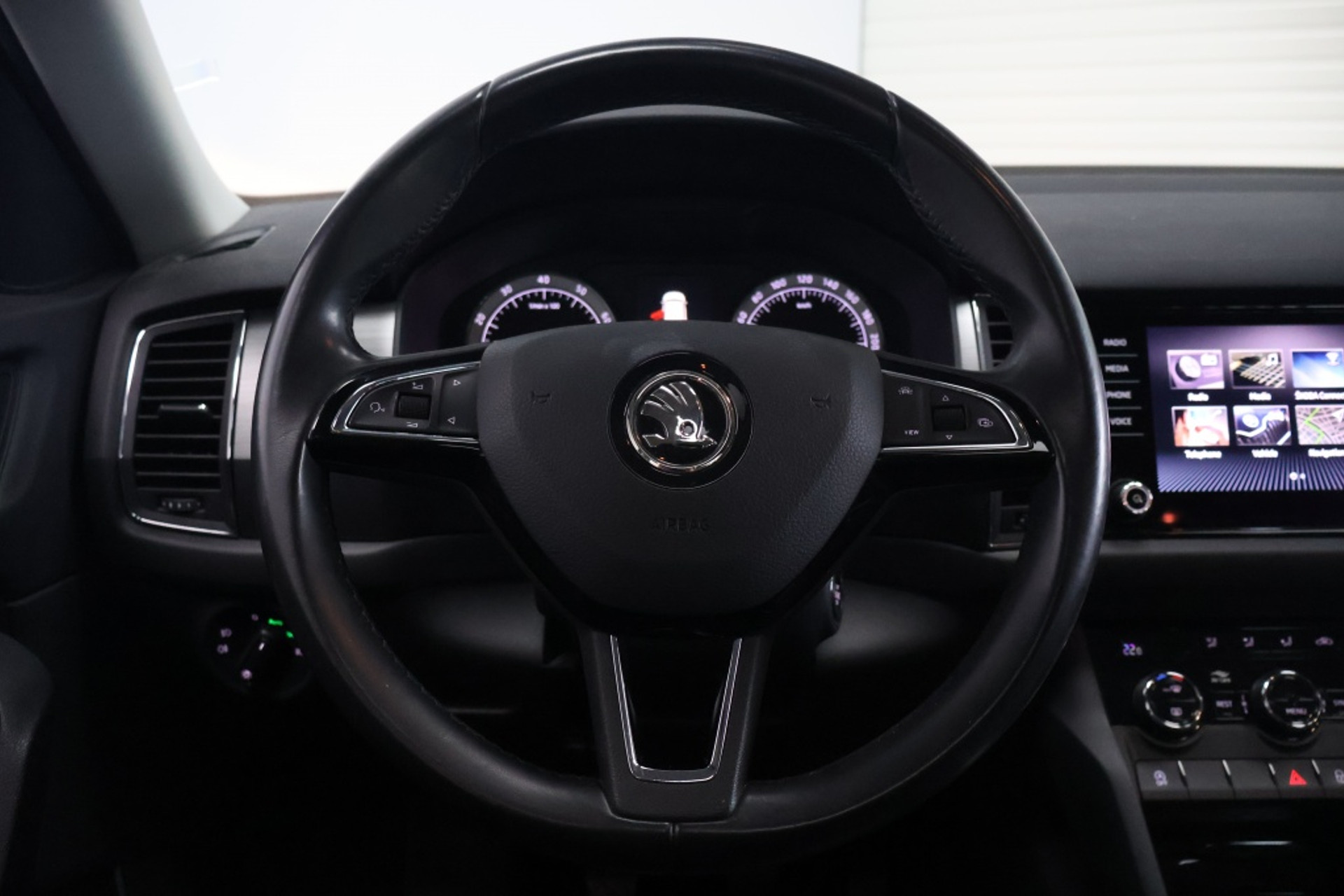 48154846-10.jpg