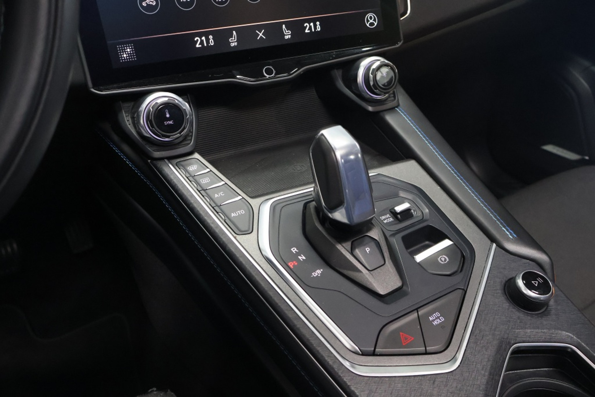 48189157-24.jpg