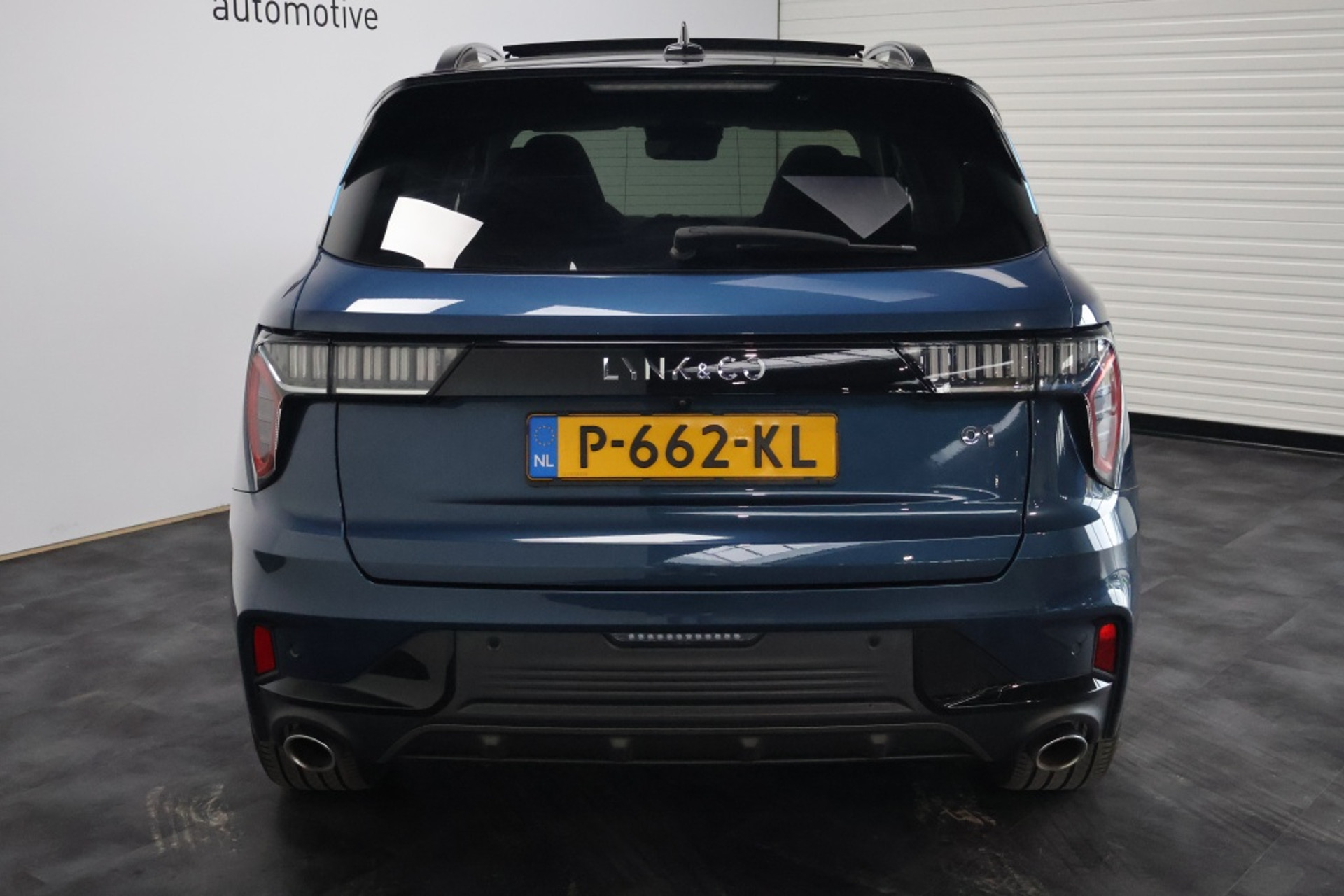48189157-4.jpg