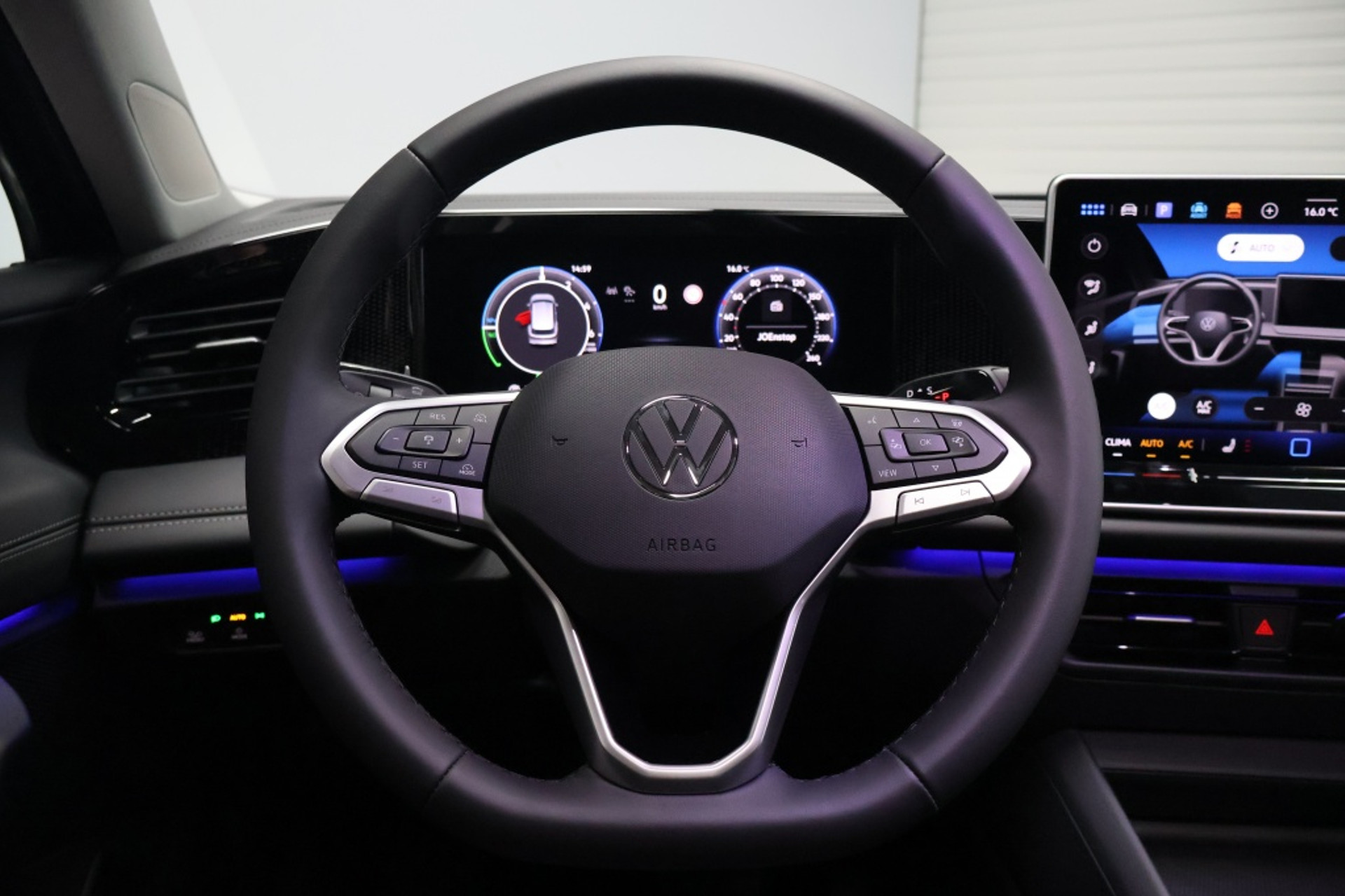 48250792-10.jpg