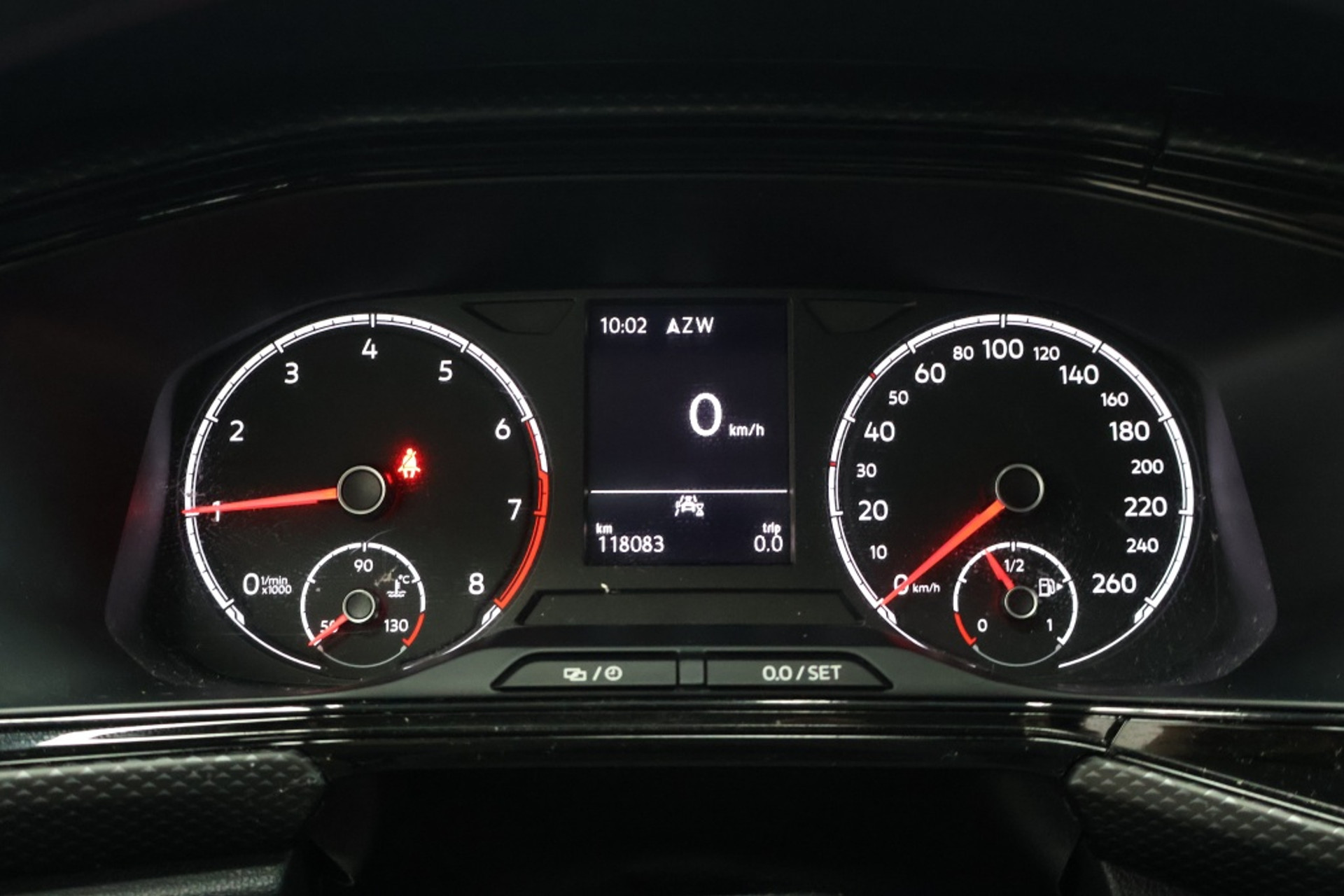 48483303-9.jpg