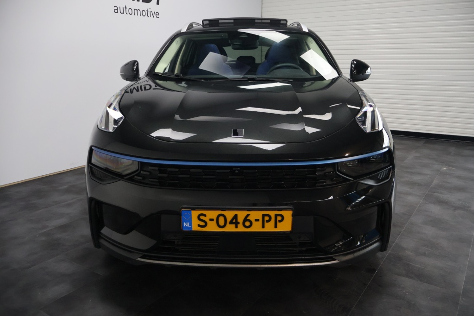 48626359-1.jpg