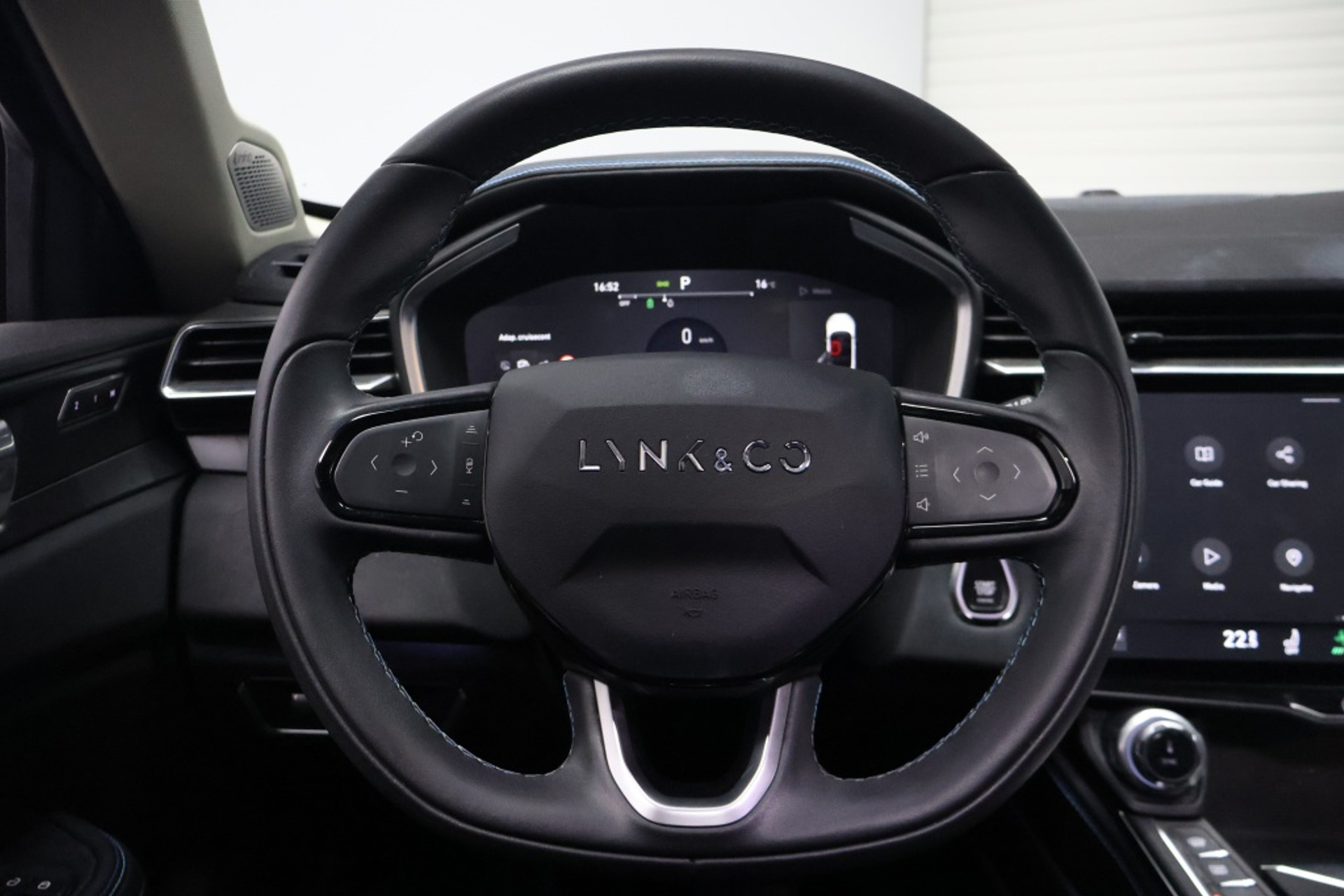 48626359-10.jpg